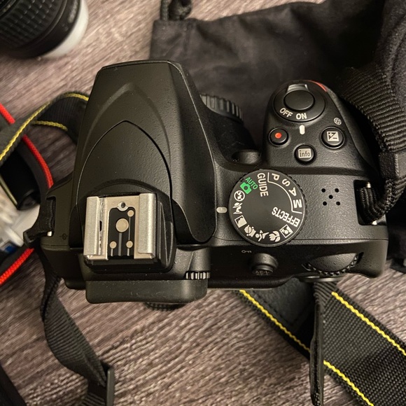 Nikon 3400 DSLR camera - Picture 7 of 15